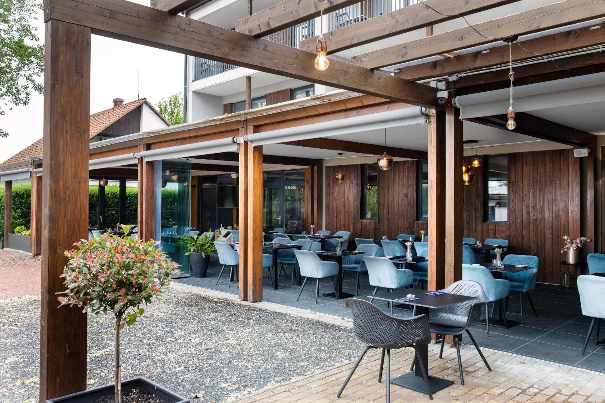 Port Etterem&Panzio Acomodação com café da manhã Balatonmáriafürdő Exterior foto
